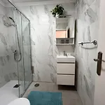 Carmen Beachfront Escape Appartement *