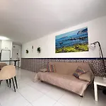 Carmen Beachfront Escape Appartement