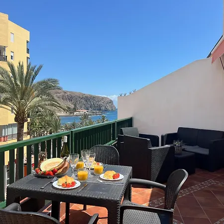 Carmen Beachfront Escape Los Cristianos (Tenerife)
